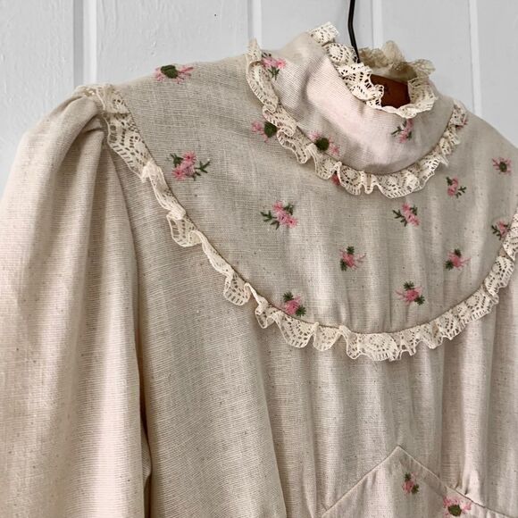 Vintage Betty Lane 70’s Prairie Victorian Embroidered Floral Linen Maxi Dress - Picture 3 of 10